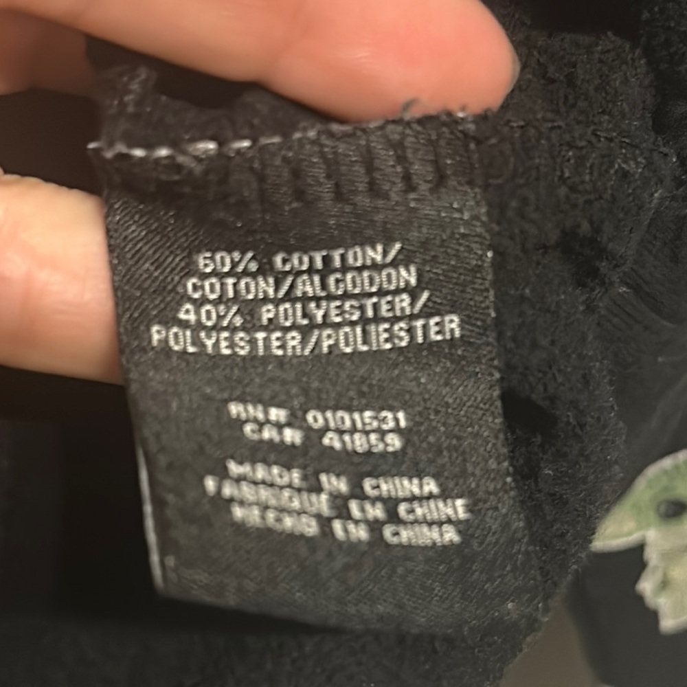 Star Wars Black Hoodie with Iconic Character Design Yoda - Picture 3 of 6